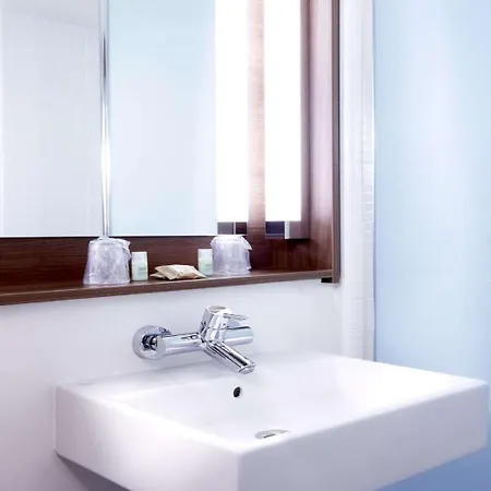 Hotel Campanile Clermont-ferrand ~ Riom