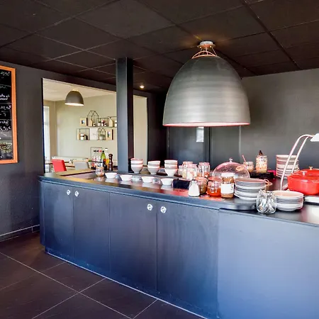 Hotel Campanile Clermont-ferrand ~ Riom