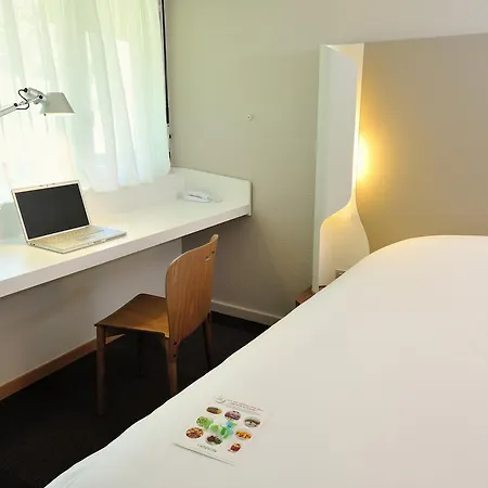 Hotel Campanile Clermont-ferrand ~ 3*