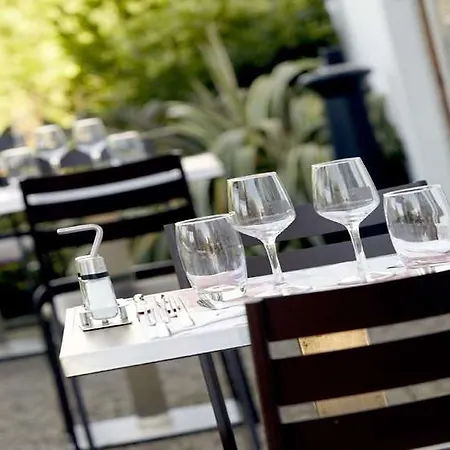 Hotel Campanile Clermont-ferrand ~